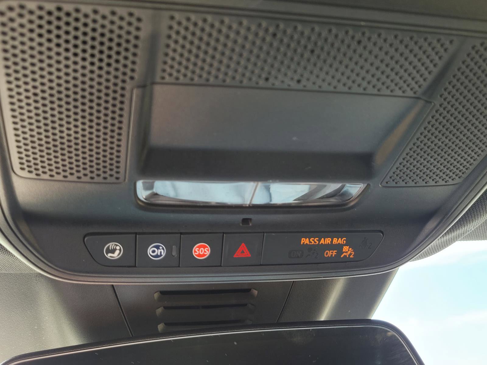 Used 2024 Chevrolet Equinox EV RS FWD image 28
