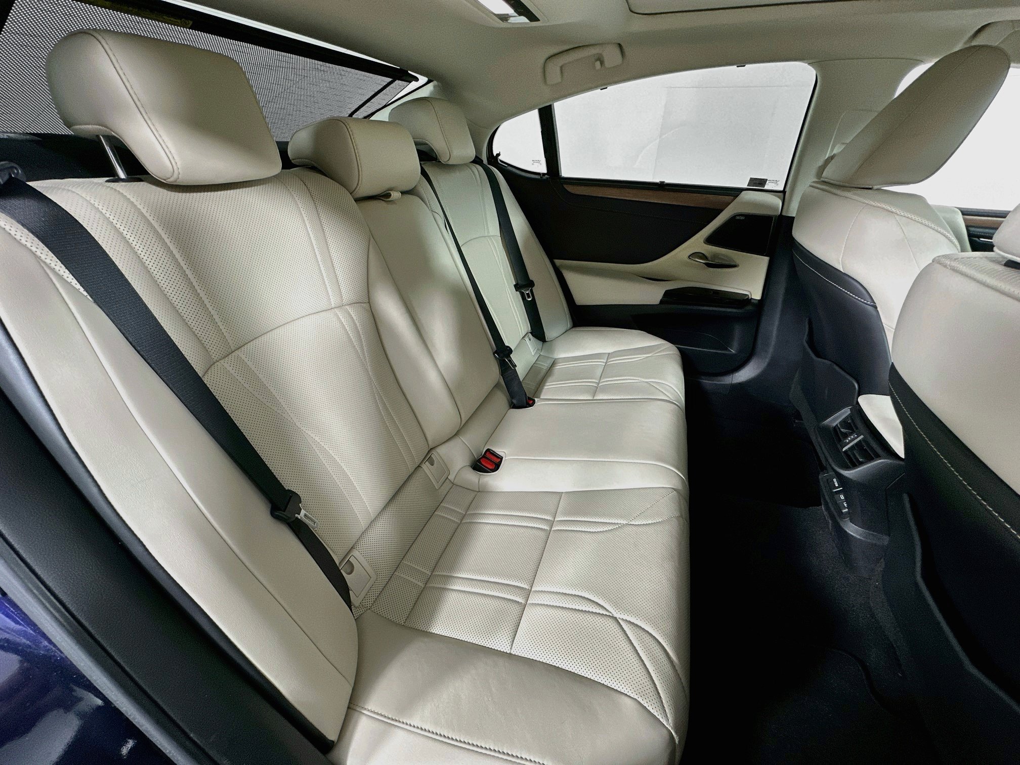 Used 2023 Lexus ES 350 Ultra Luxury w/ Accessory Package (Z1) FWD image 27