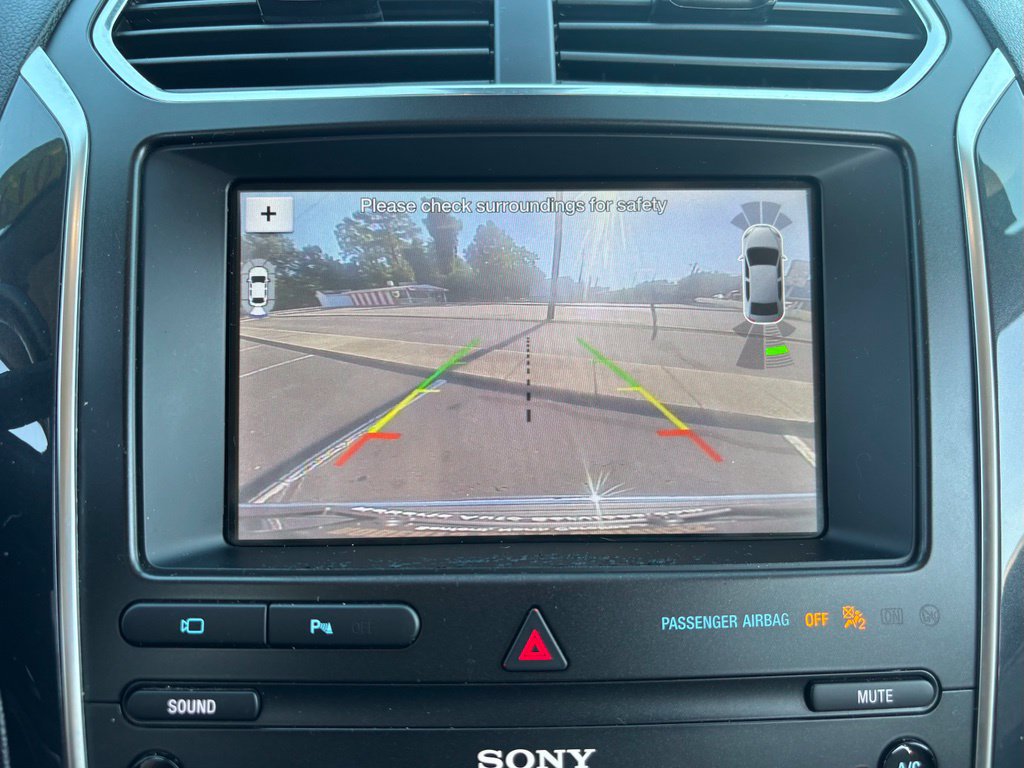 Used 2019 Ford Explorer Limited w/ Limited Luxury Package FWD image 37