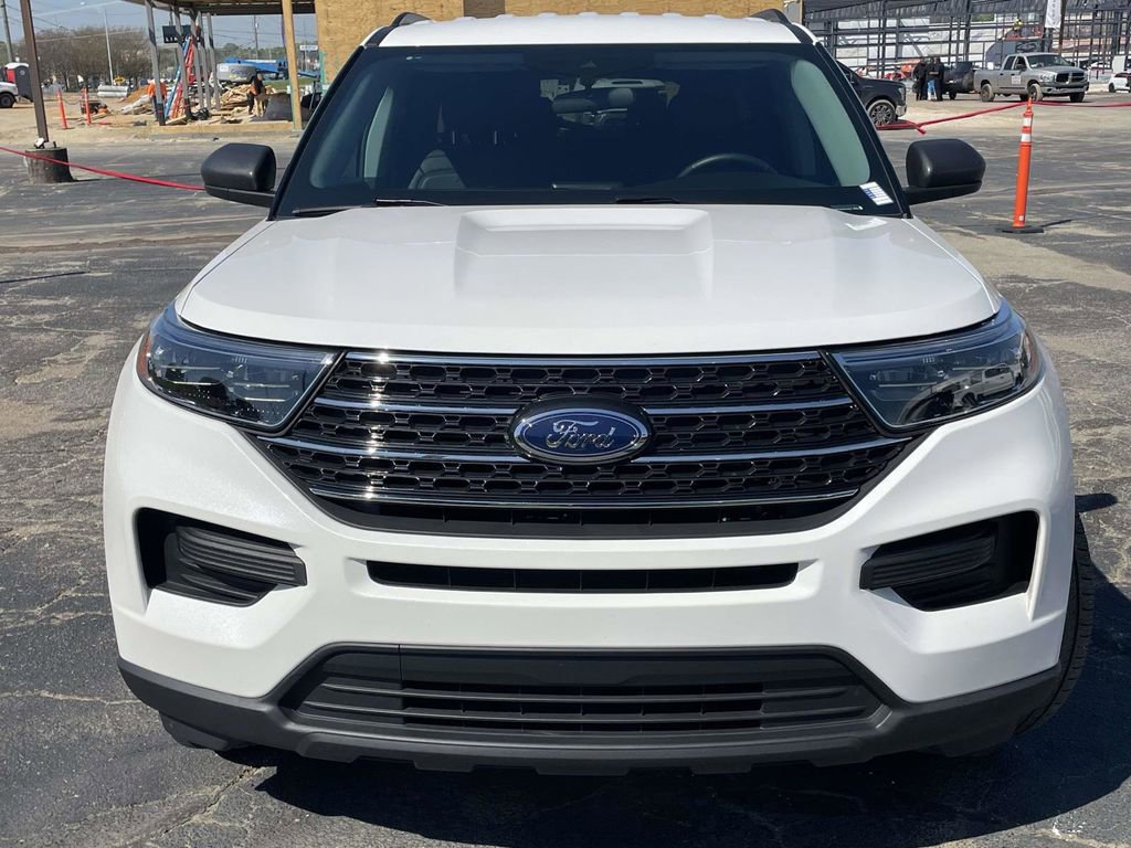Used 2024 Ford Explorer XLT image 8