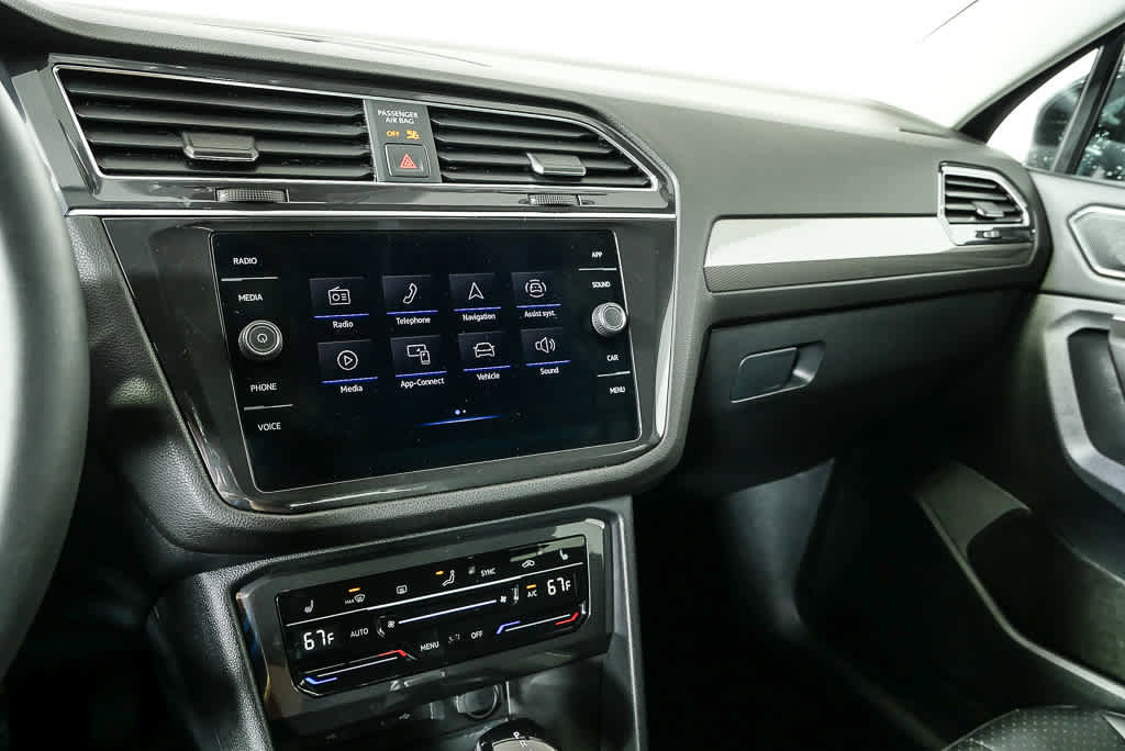 Certified 2023 Volkswagen Tiguan SE FWD image 15