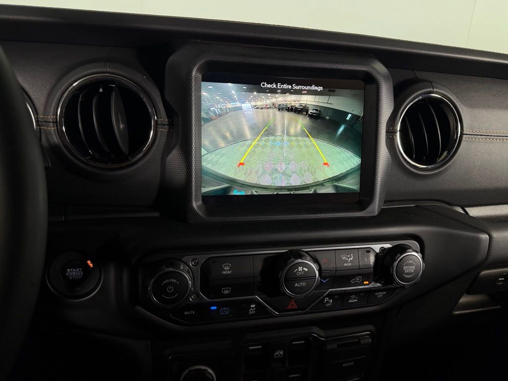 Used 2023 Jeep Wrangler Unlimited Sahara image 15