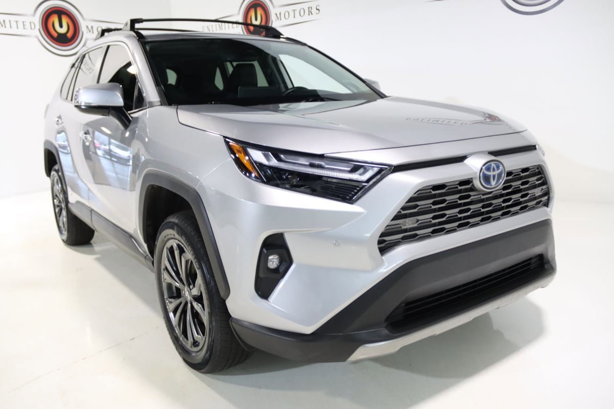 Used 2022 Toyota RAV4 Limited AWD/4WD image 20