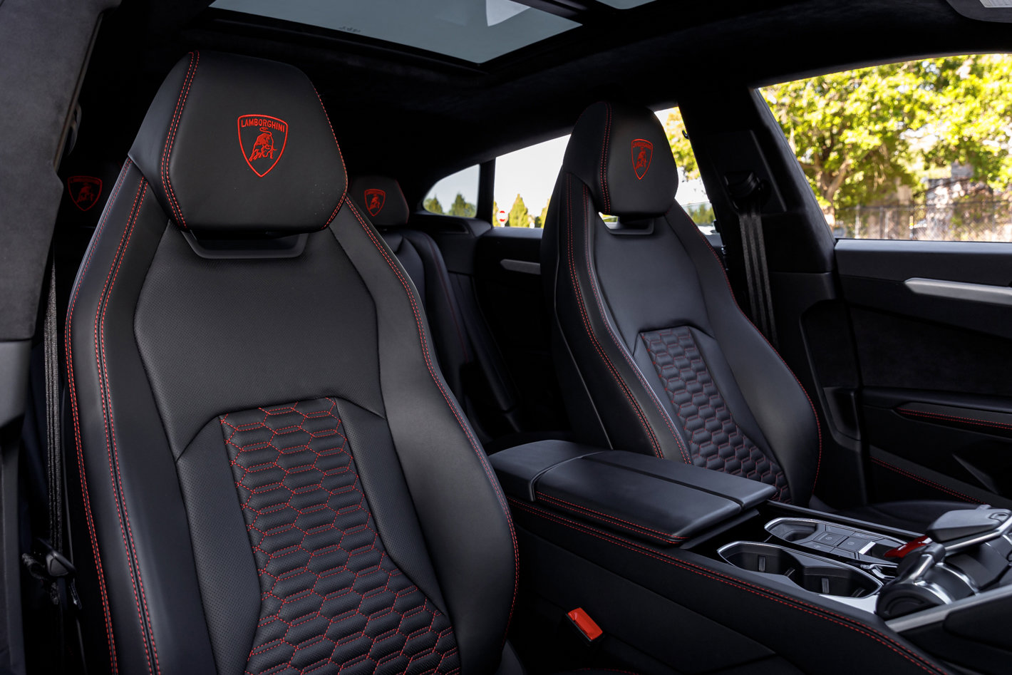 Used 2022 Lamborghini Urus image 30