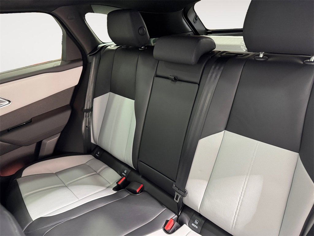 New 2026 Land Rover Range Rover Velar Dynamic SE image 13