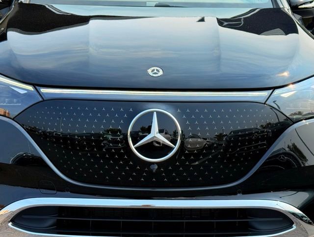 New 2026 Mercedes-Benz EQE 320 4MATIC SUV image 3