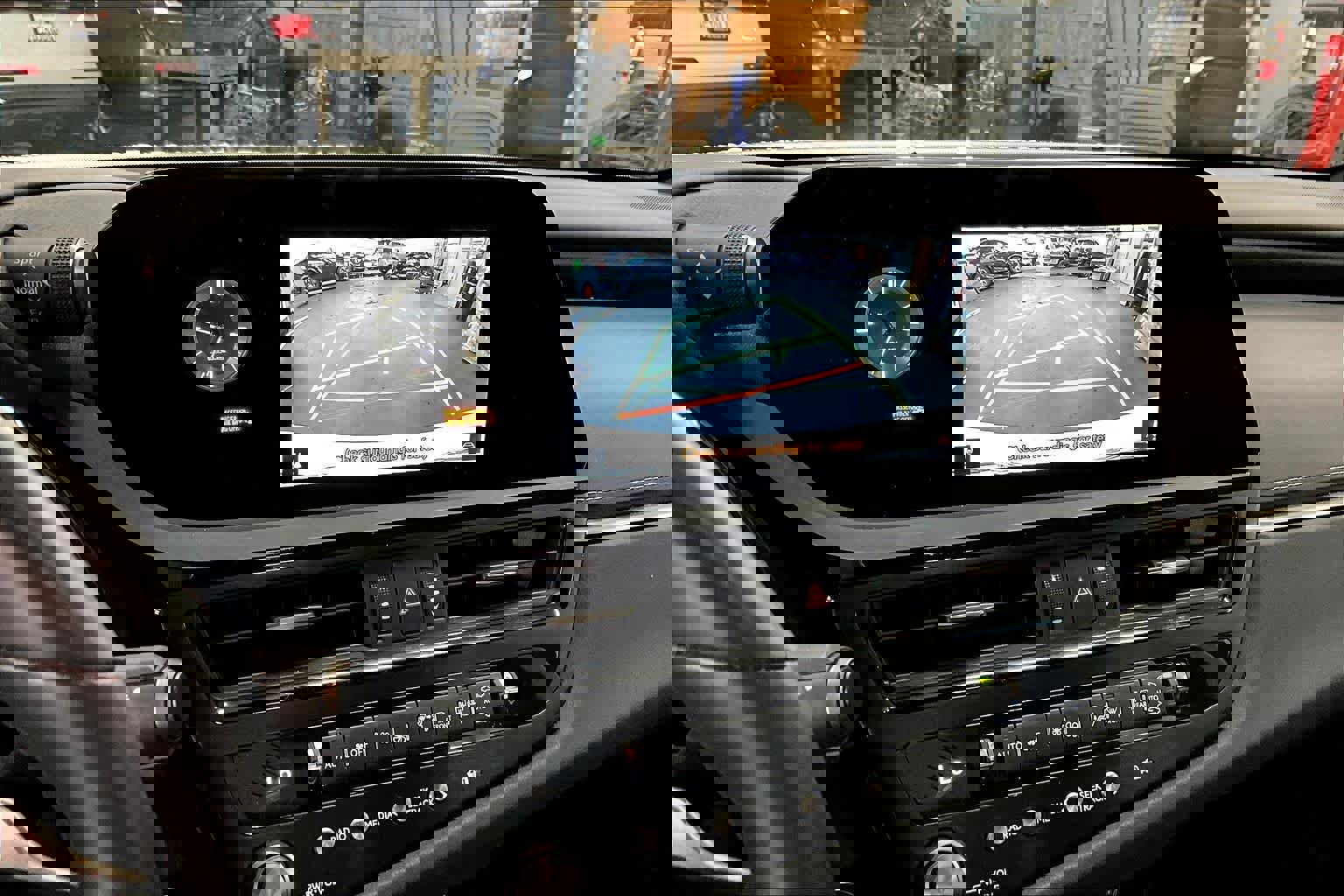 Used 2025 Lexus ES 300h w/ Premium Package image 26