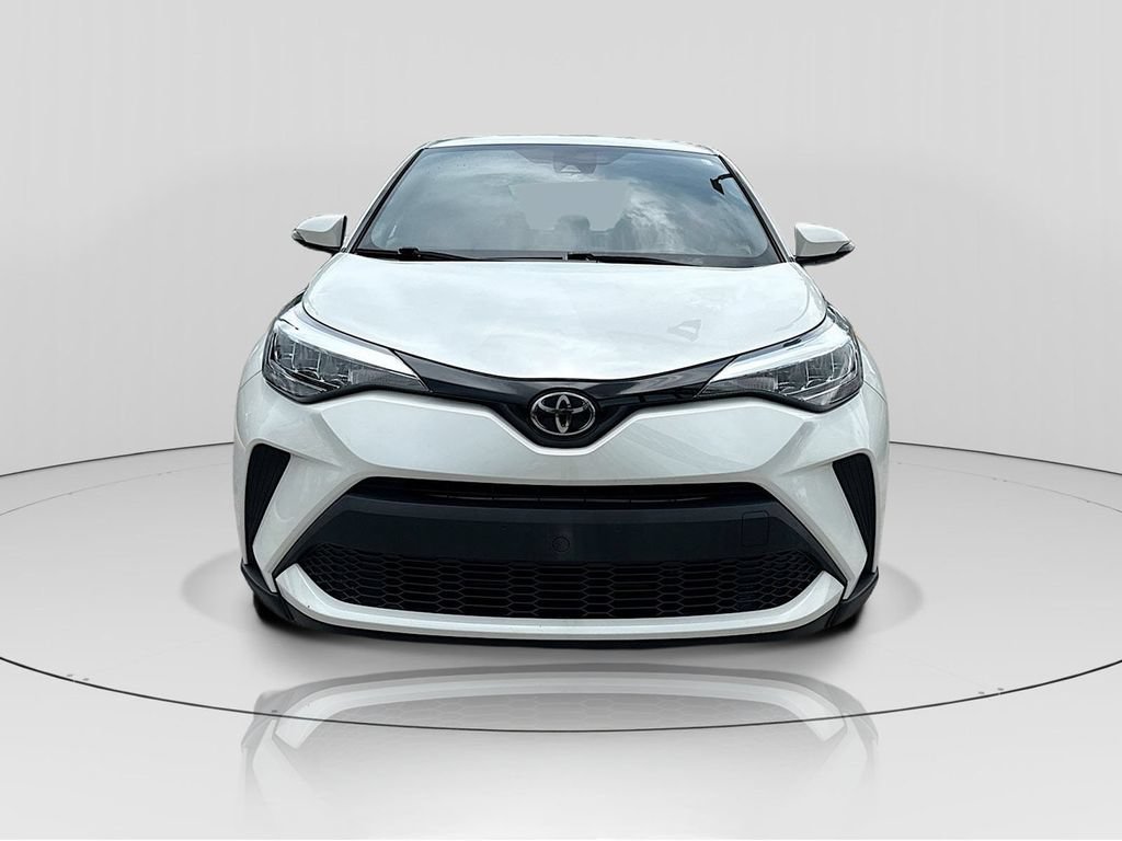 Used 2021 Toyota C-HR XLE FWD image 2