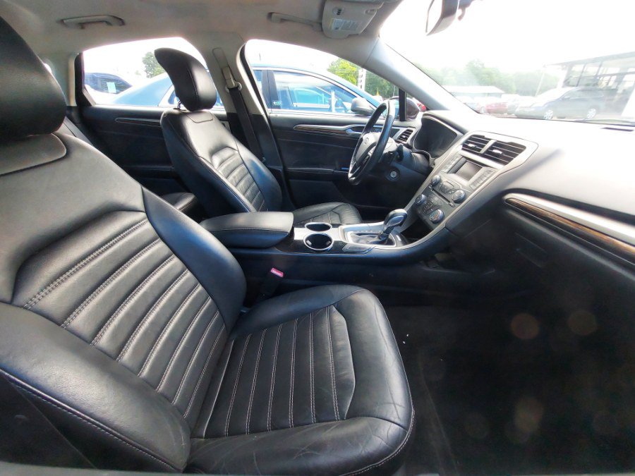 Used 2013 Ford Fusion SE FWD image 3