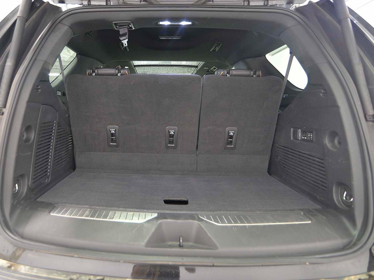 Used 2022 GMC Yukon AT4 image 13