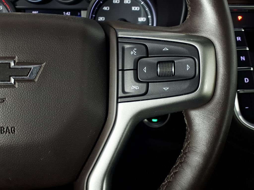 Used 2021 Chevrolet Tahoe Z71 w/ Luxury Package AWD/4WD image 21