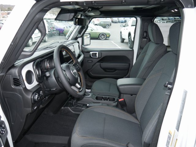 Used 2024 Jeep Gladiator Sport image 2