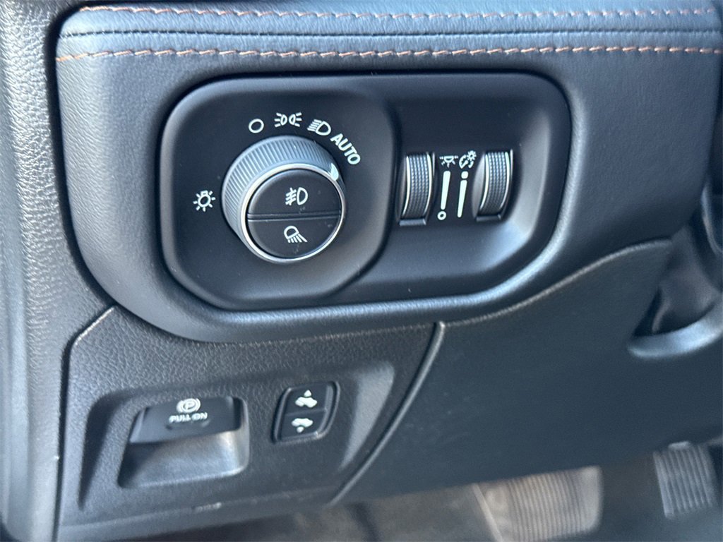 Used 2022 RAM 1500 Limited w/ Trailer Tow Group image 29