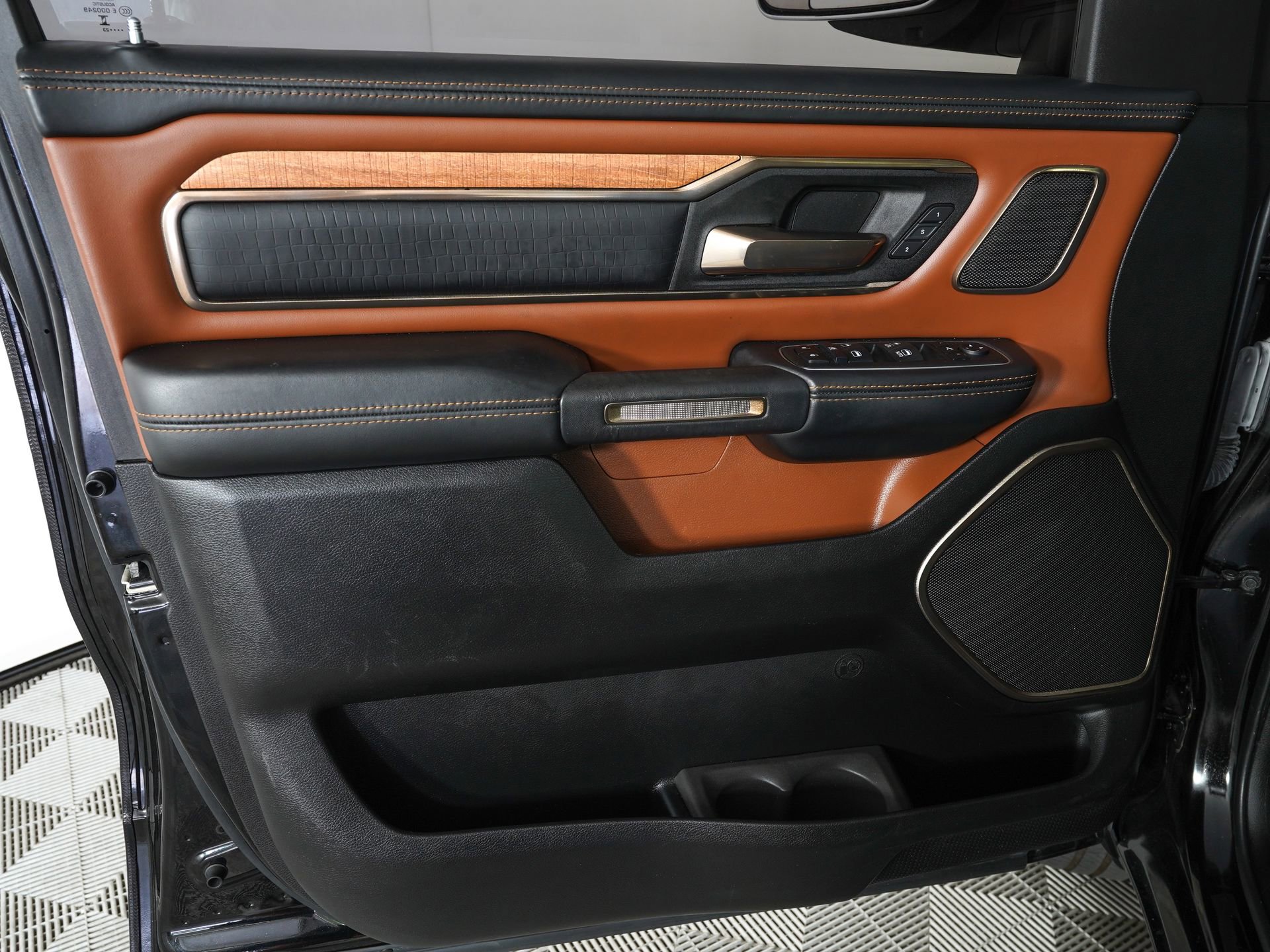 Used 2023 RAM 1500 Limited image 14