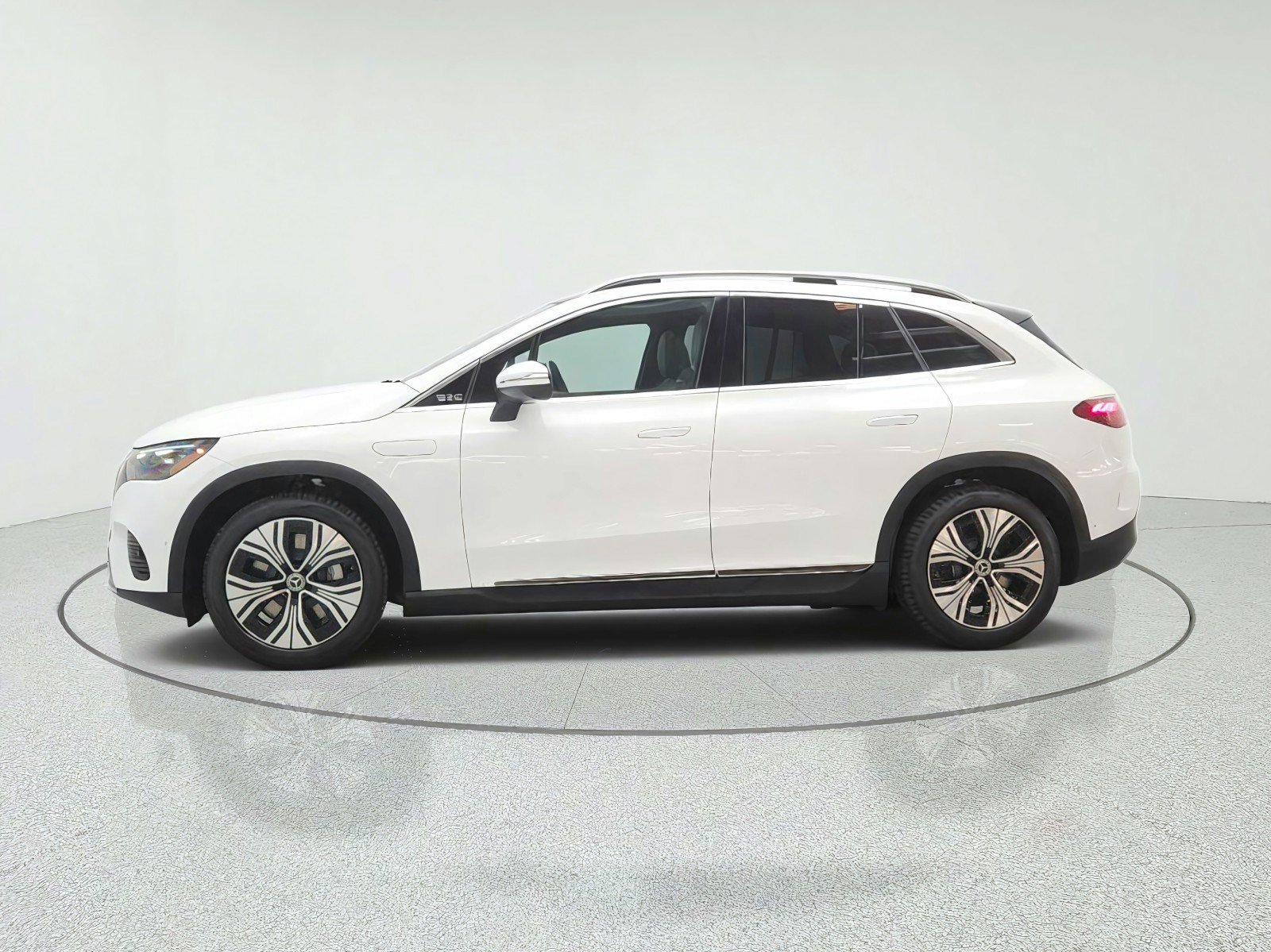 New 2027 Mercedes-Benz EQE 320+ SUV image 8