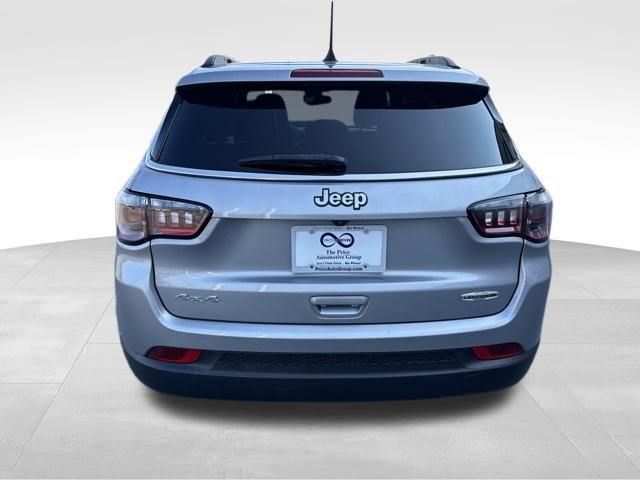 Used 2023 Jeep Compass Latitude AWD/4WD image 7
