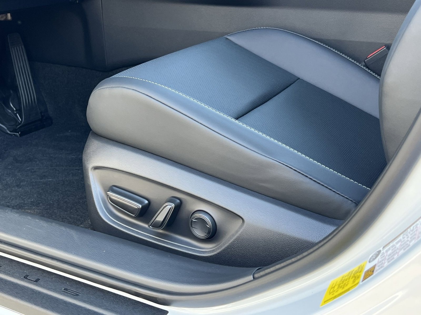 New 2026 Toyota Prius AWD image 8