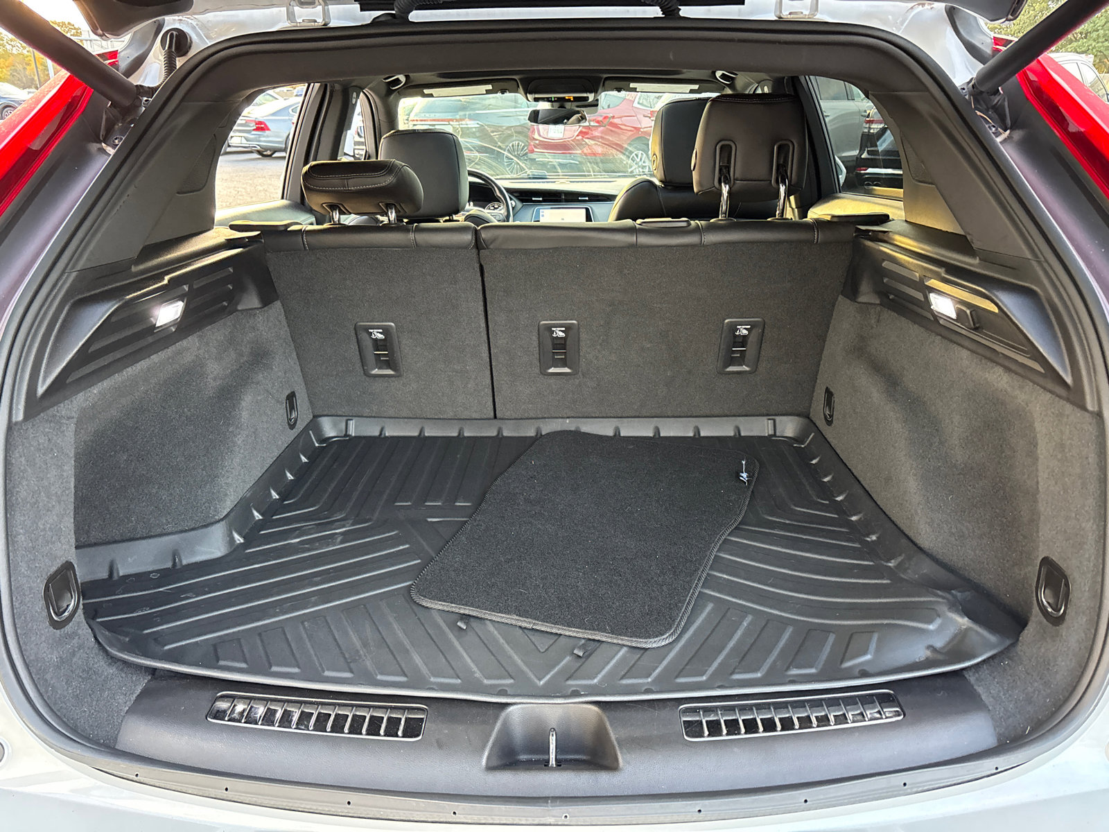 Used 2019 Cadillac XT4 Premium Luxury w/ Cold Weather Package image 9