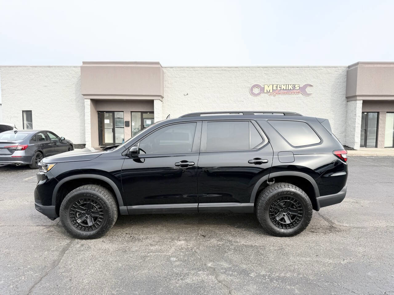 Used 2025 Honda Pilot TrailSport image 10