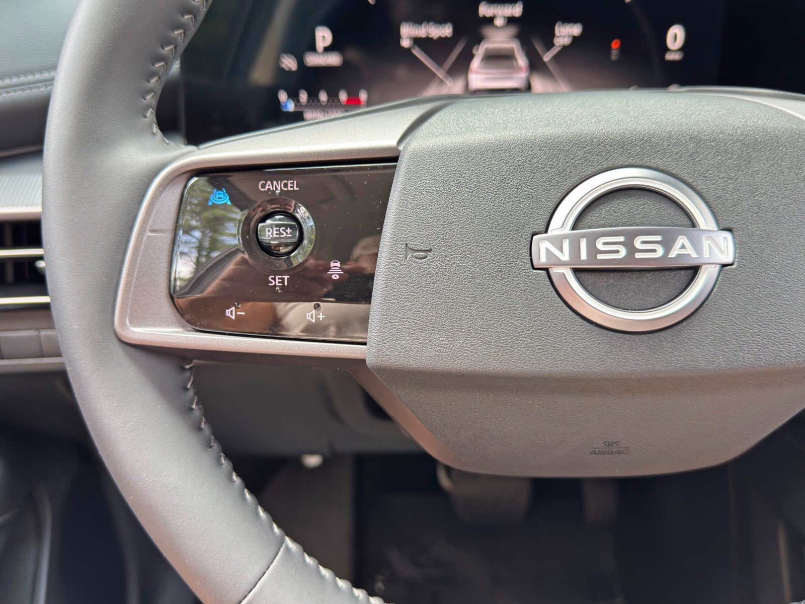 Used 2025 Nissan Murano SV AWD/4WD image 19