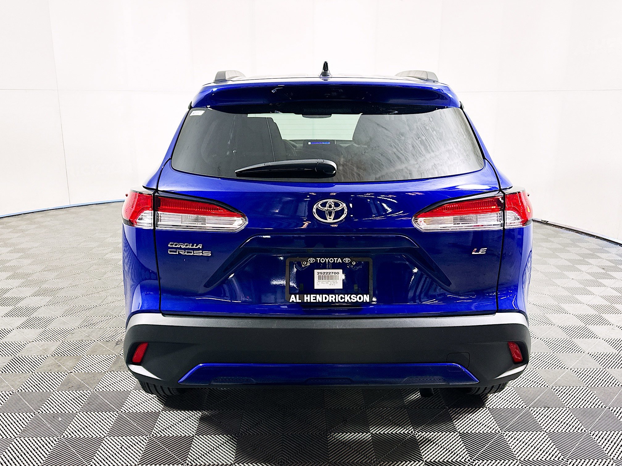 Used 2025 Toyota Corolla Cross LE image 4