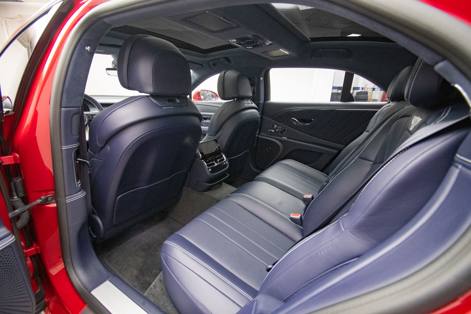 Used 2024 Bentley Flying Spur S V8 AWD/4WD image 30