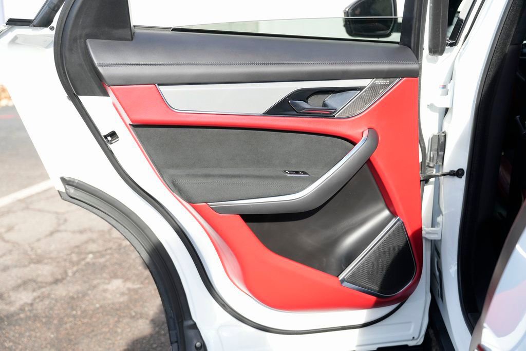 Used 2022 Jaguar F-PACE SVR image 30