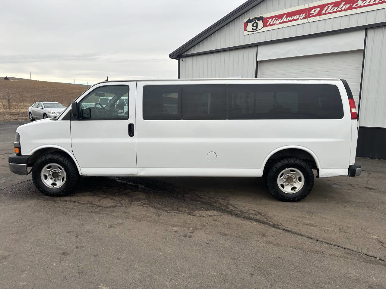 Used 2015 Chevrolet Express 3500 LT w/ LT Preferred Equipment Group image 2
