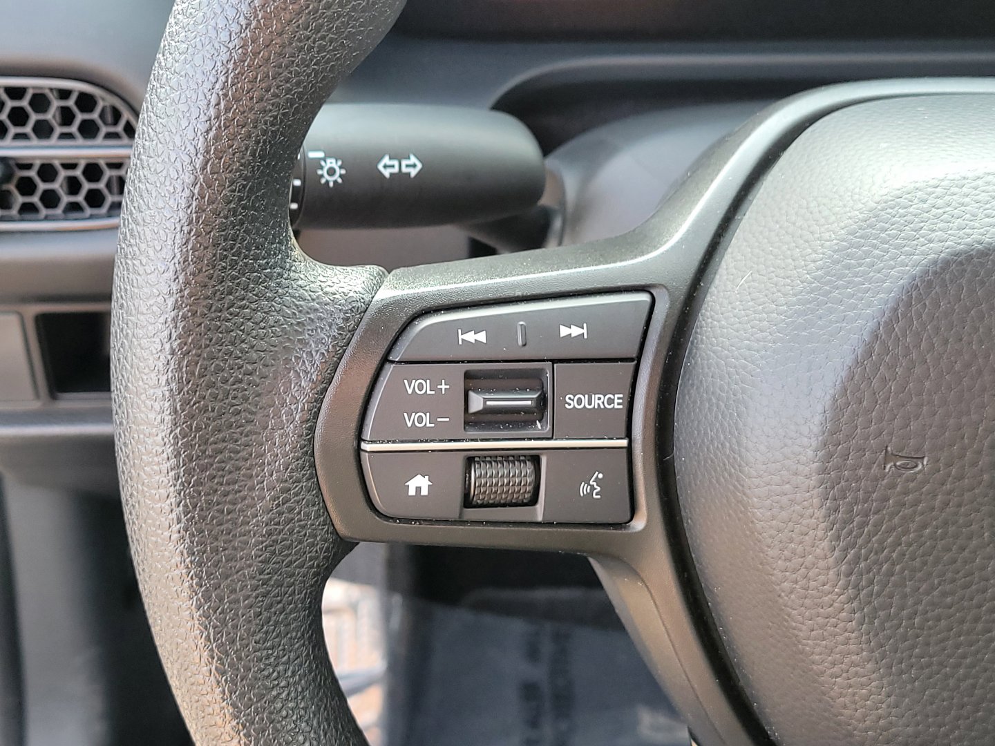Certified 2025 Honda HR-V LX image 22
