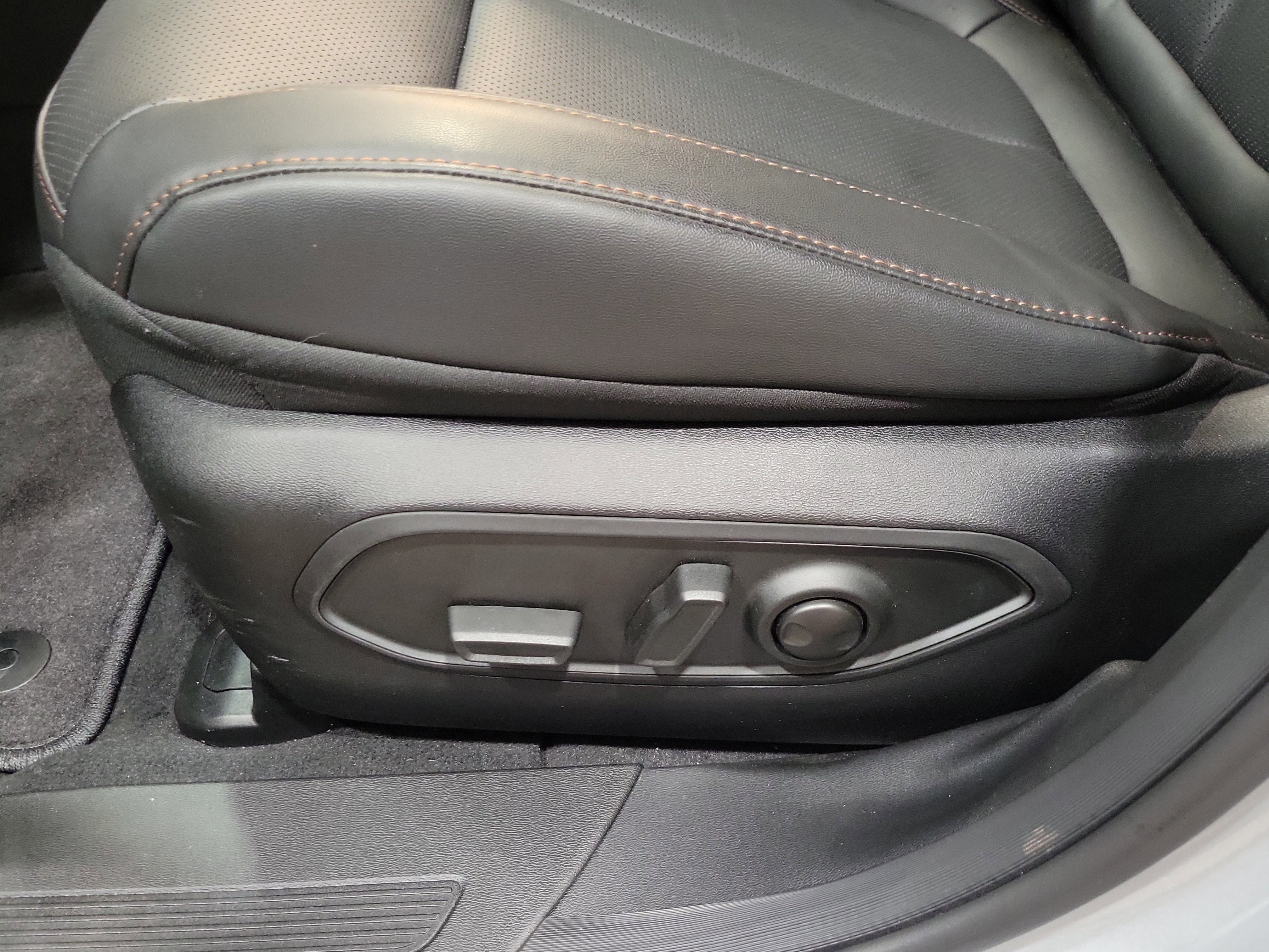 New 2026 Jeep Cherokee Limited image 9