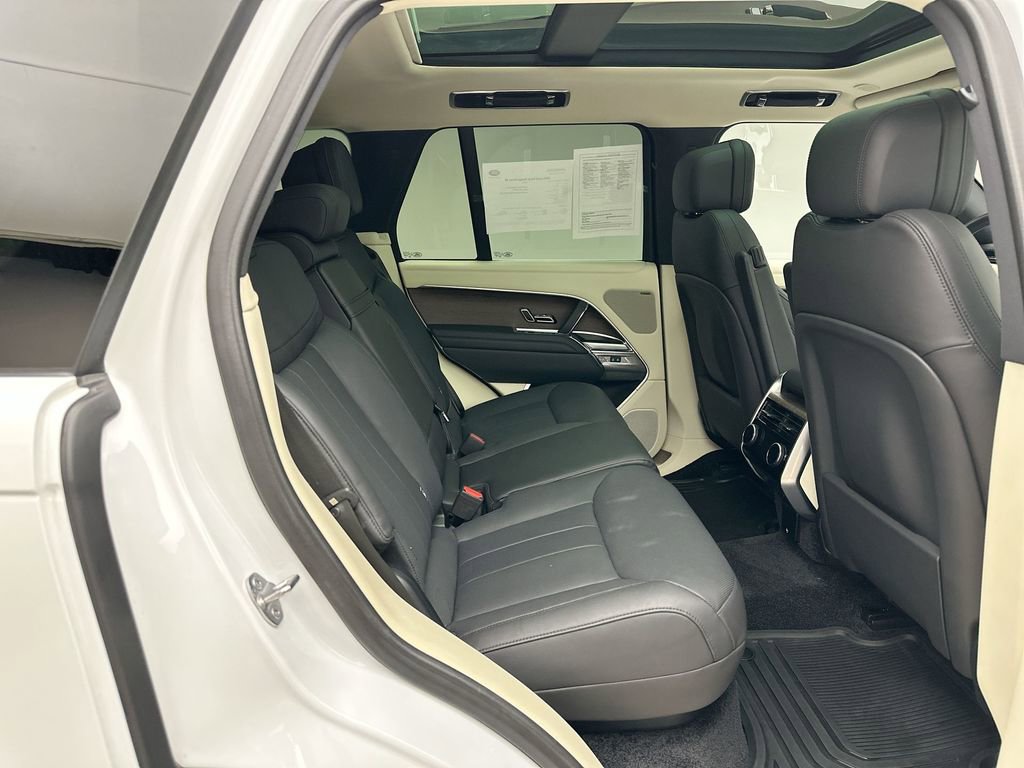 Used 2023 Land Rover Range Rover SE image 19