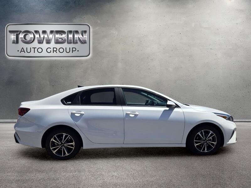 Certified 2024 Kia Forte LXS w/ LXS Technology Package FWD image 3