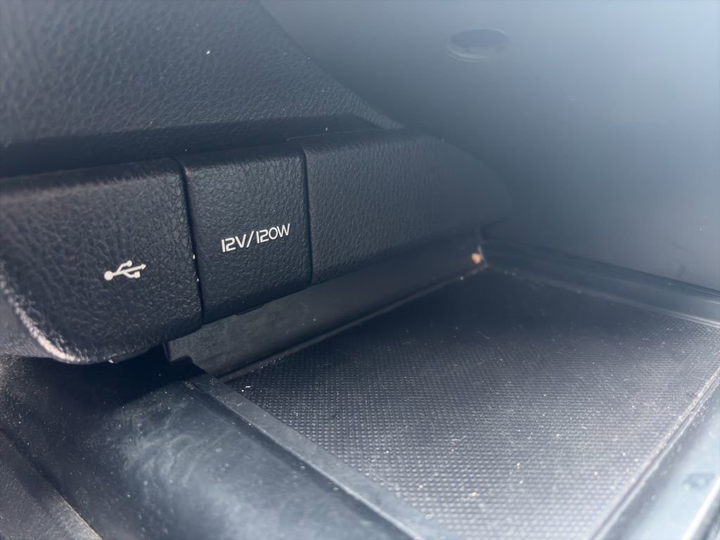 Used 2020 Toyota Camry SE image 13