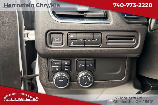 Used 2022 Chevrolet Suburban RST image 16