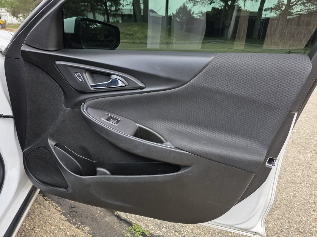 Used 2020 Chevrolet Malibu LT FWD image 21