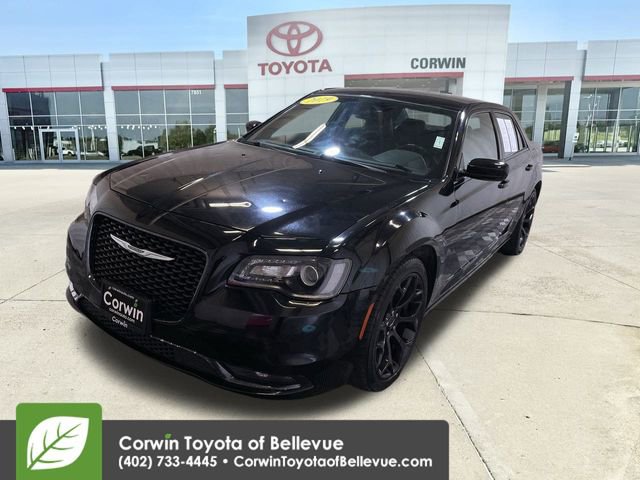 Used 2019 Chrysler 300 S image 4