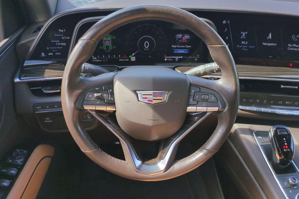 Used 2021 Cadillac Escalade Premium Luxury image 26