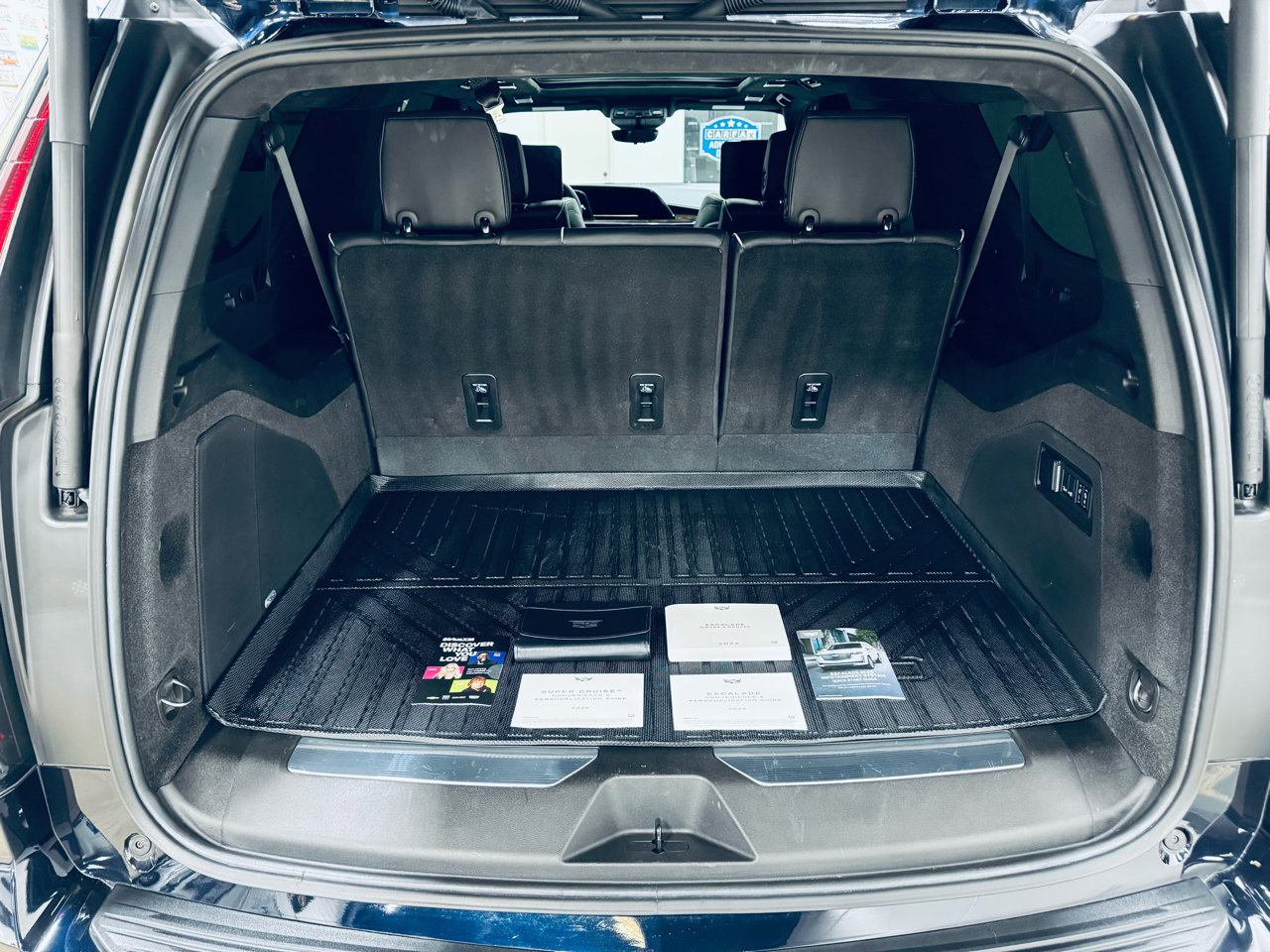 Used 2024 Cadillac Escalade ESV Sport Platinum image 28