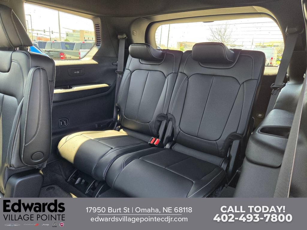 New 2026 Jeep Grand Cherokee L Limited w/ Limited Altitude Package AWD/4WD image 30