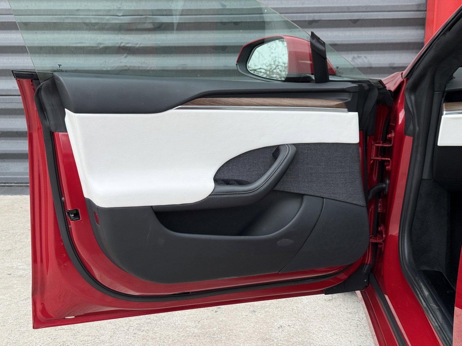 Used 2023 Tesla Model S Standard Range image 10