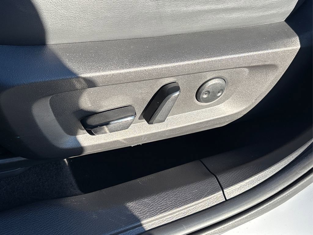 Used 2023 Mitsubishi Outlander SE image 33