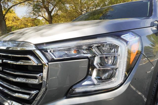 Used 2024 GMC Terrain SLT image 34