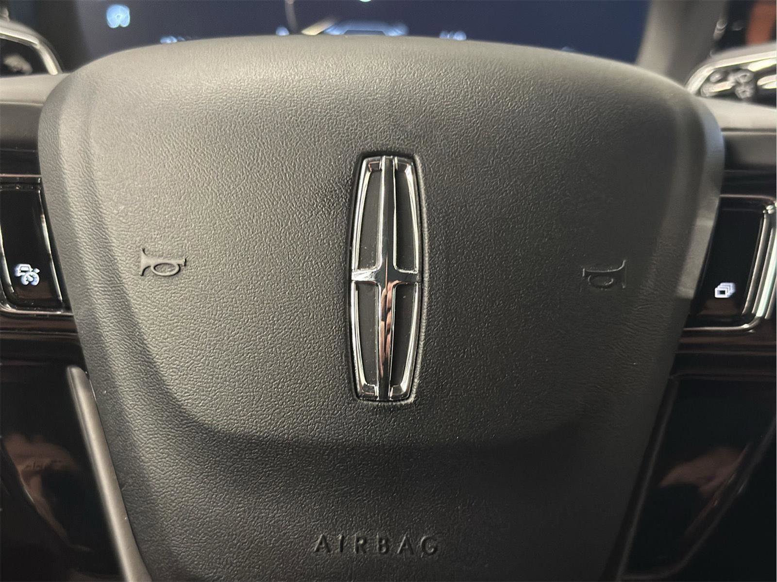 Used 2022 Lincoln Corsair Reserve w/ Equipment Group 201A image 15