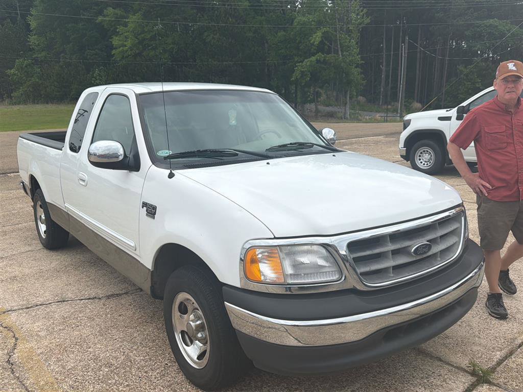 Used 2001 Ford F150 XL RWD image 2