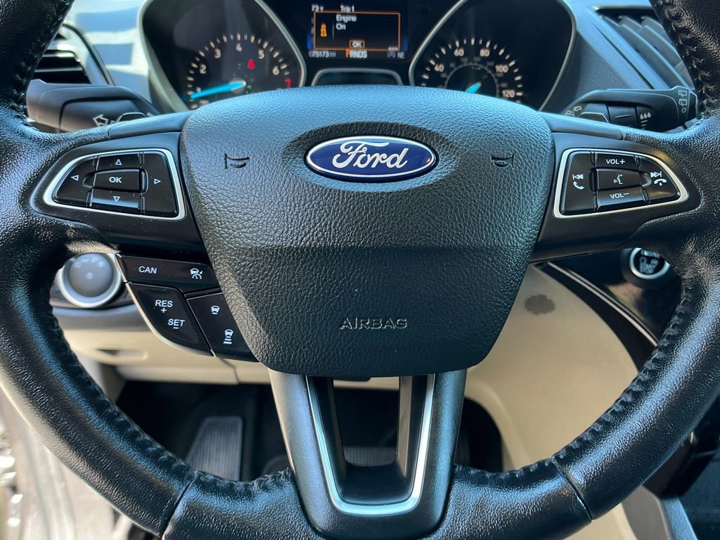 Used 2017 Ford Escape Titanium AWD/4WD image 15