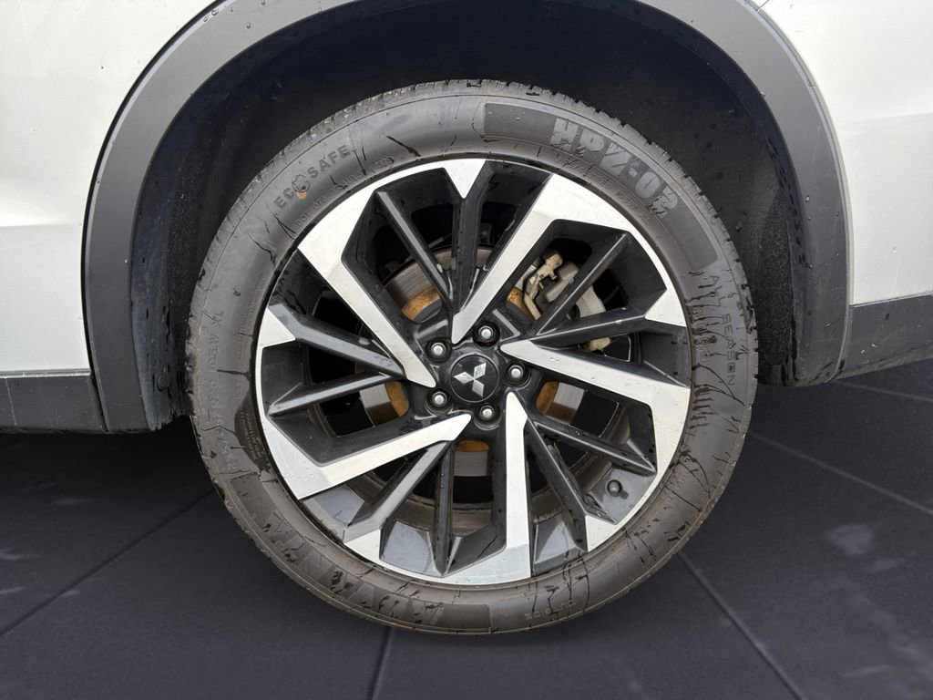 Used 2024 Mitsubishi Outlander SE image 14