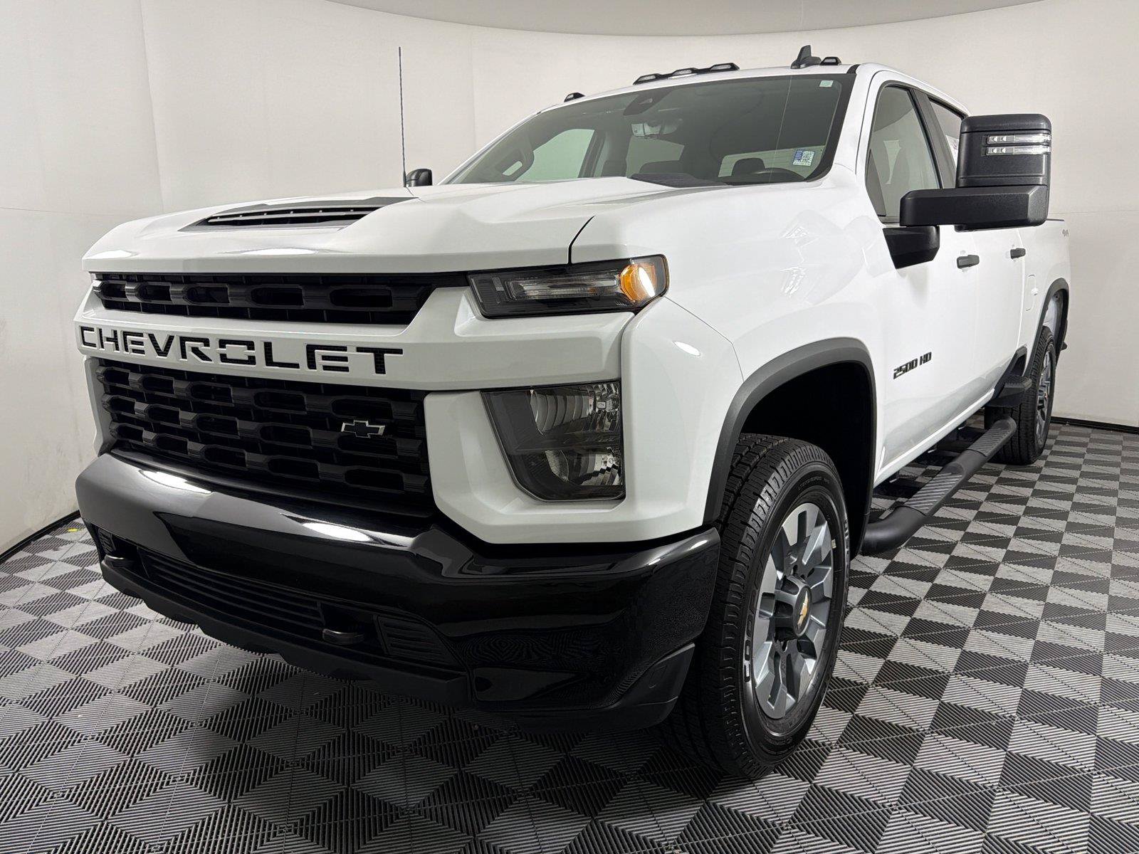 Used 2023 Chevrolet Silverado 2500 Custom w/ Custom Value Package AWD/4WD image 3
