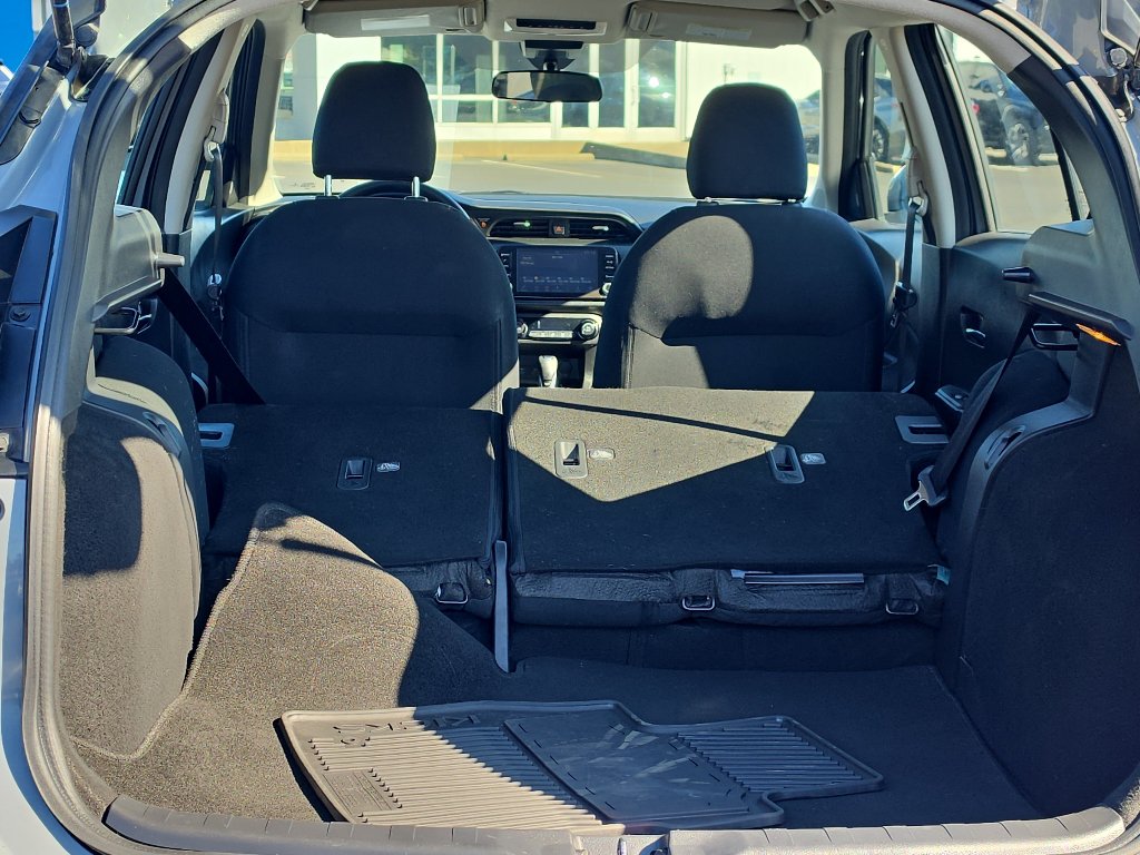 Used 2022 Nissan Kicks SV FWD image 10