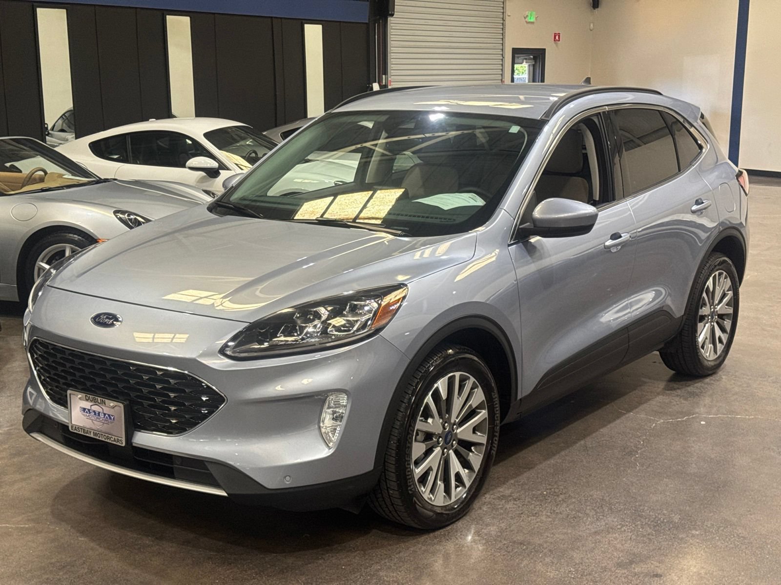 Used 2022 Ford Escape Titanium AWD/4WD image 9