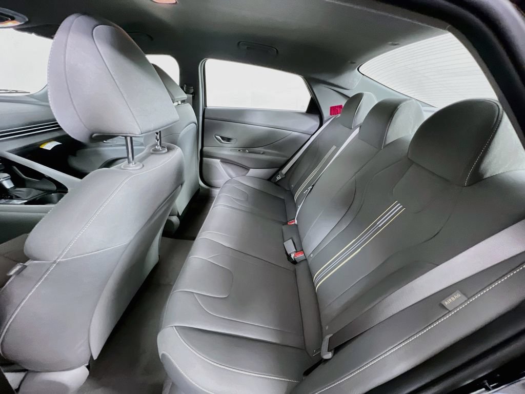 New 2026 Hyundai Elantra Hybrid FWD image 21